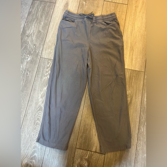 Athleta Gray Straight leg Pocketed Trouser Sweats Size Medium - Picture 1 of 8